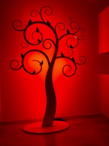 lampada luce rossa in metallo